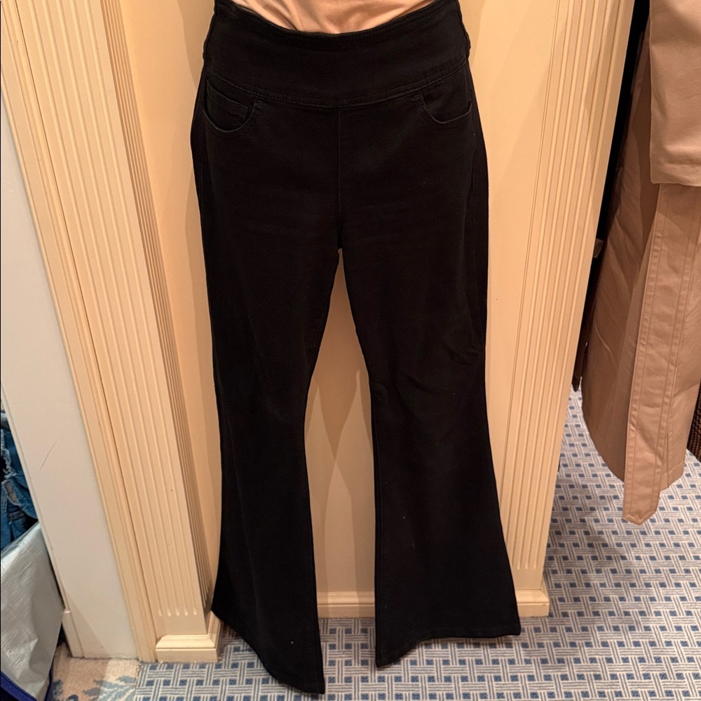 Sofia Vergara Melisa Flare Pull-On Jeans - Black - Size 4 - Like New - Picture 4 of 10